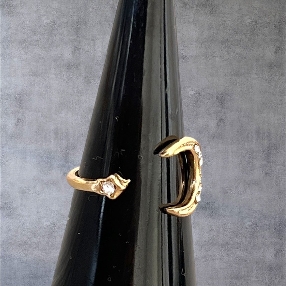 Gold plated crescent moon ring adjustable size tiny clear stones - Picture 4 of 7
